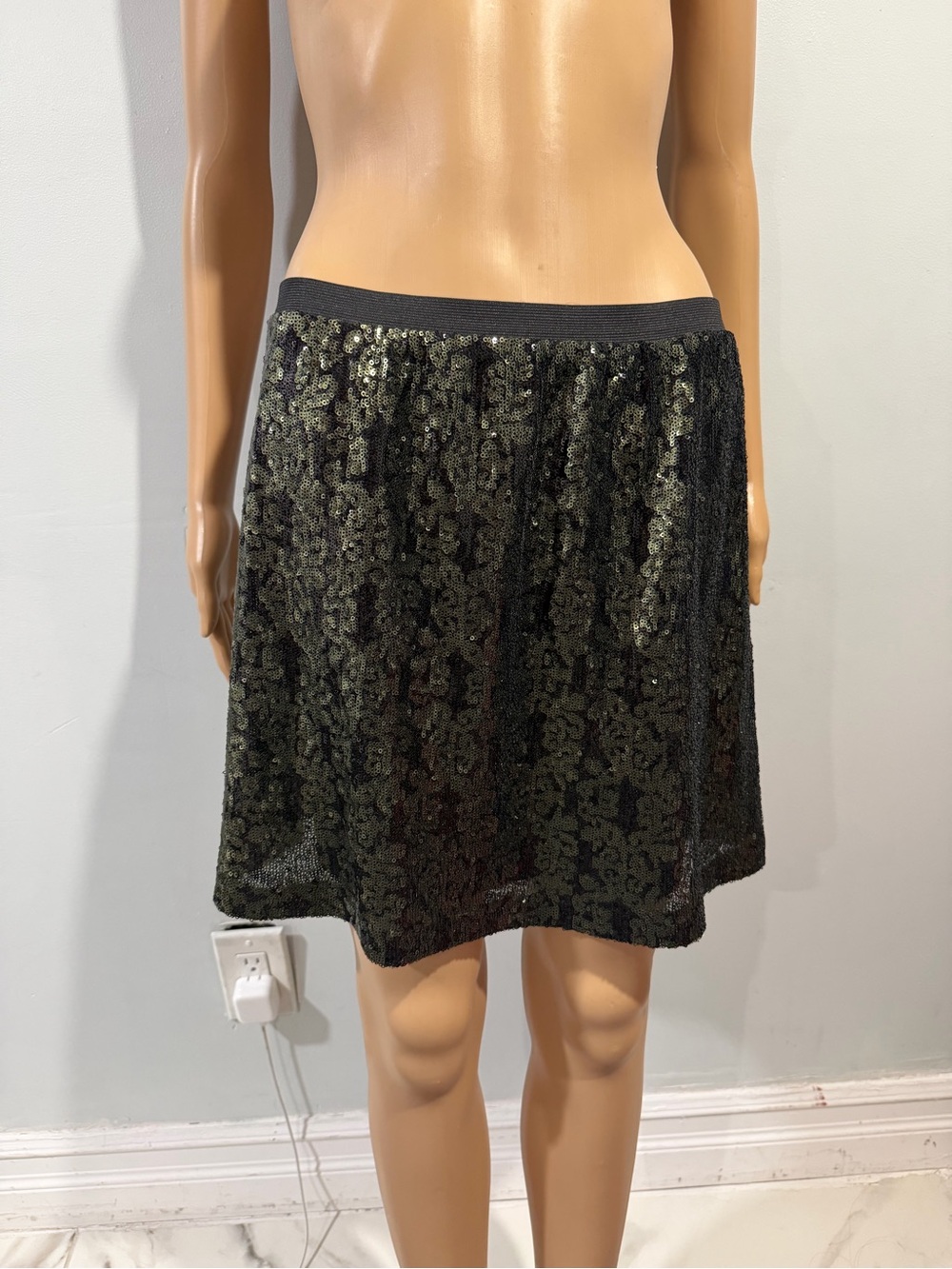 fresh Black Sequin A-Line Mini Skirt with Subtle Metallic Sheen